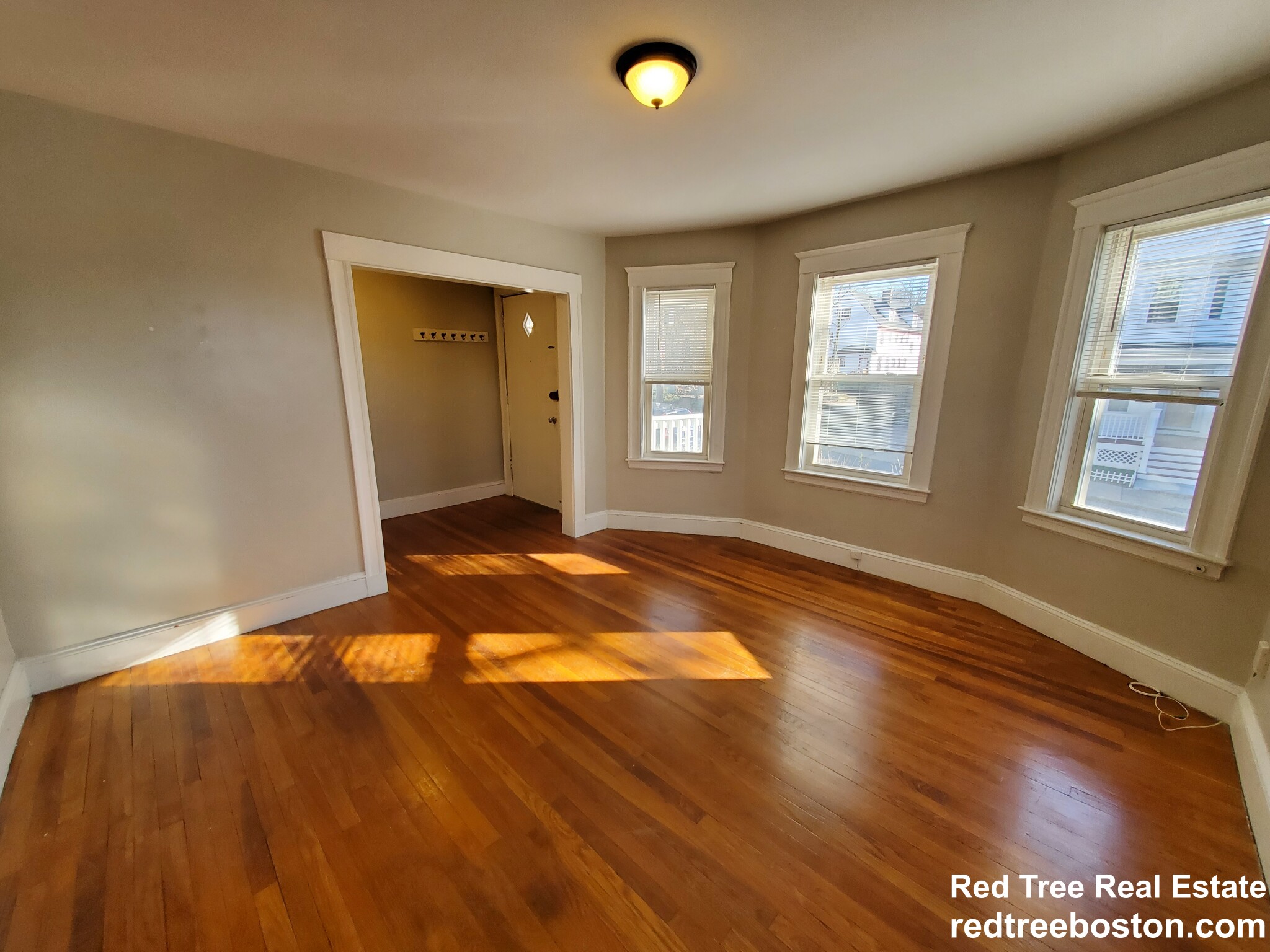 8 Woodside Ave, Jamaica Plain