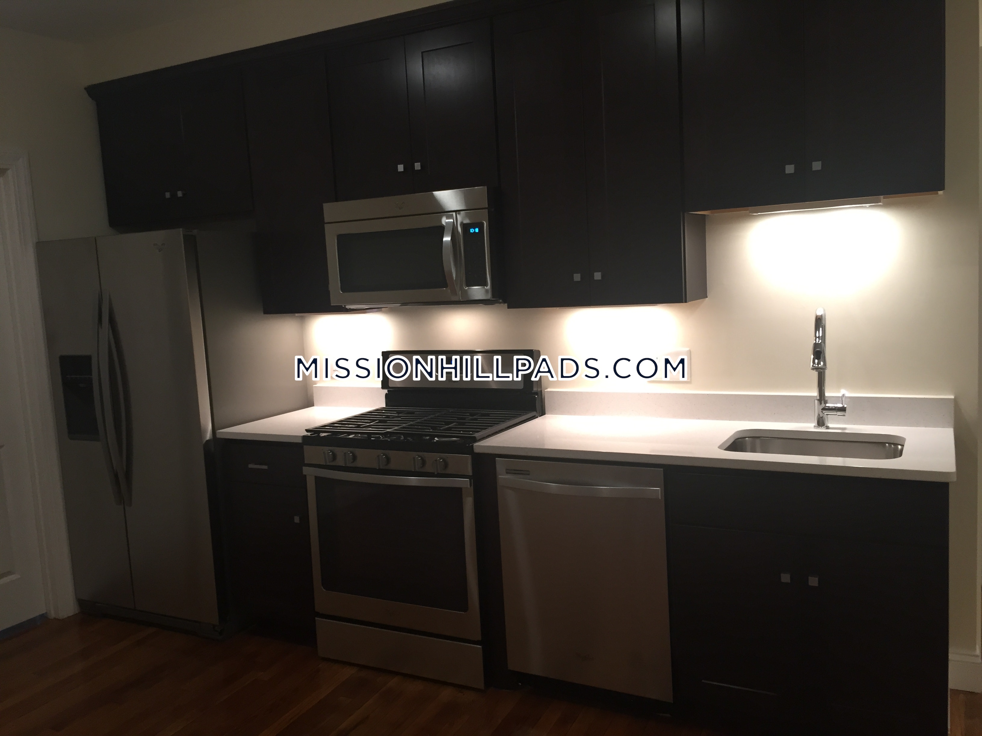 3 bed, 2 bath apartment for rent at 830 Huntington Ave Unit 1, Mission Hill — photo 5 of 23