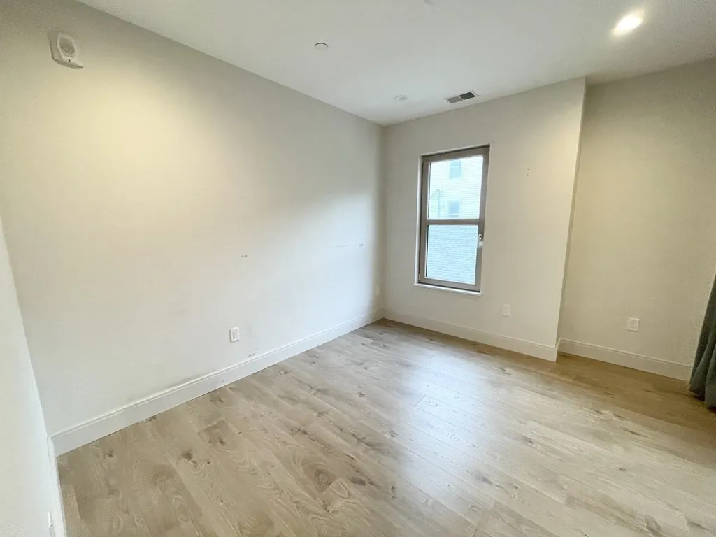 118 Buttonwood, Boston