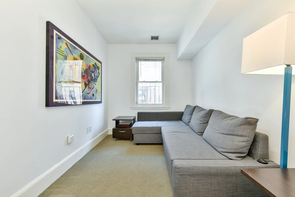 16 Follen St, Back Bay
