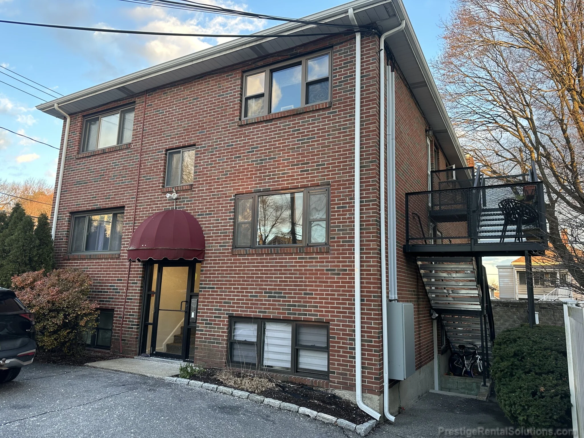 2 Winthrop St, Watertown