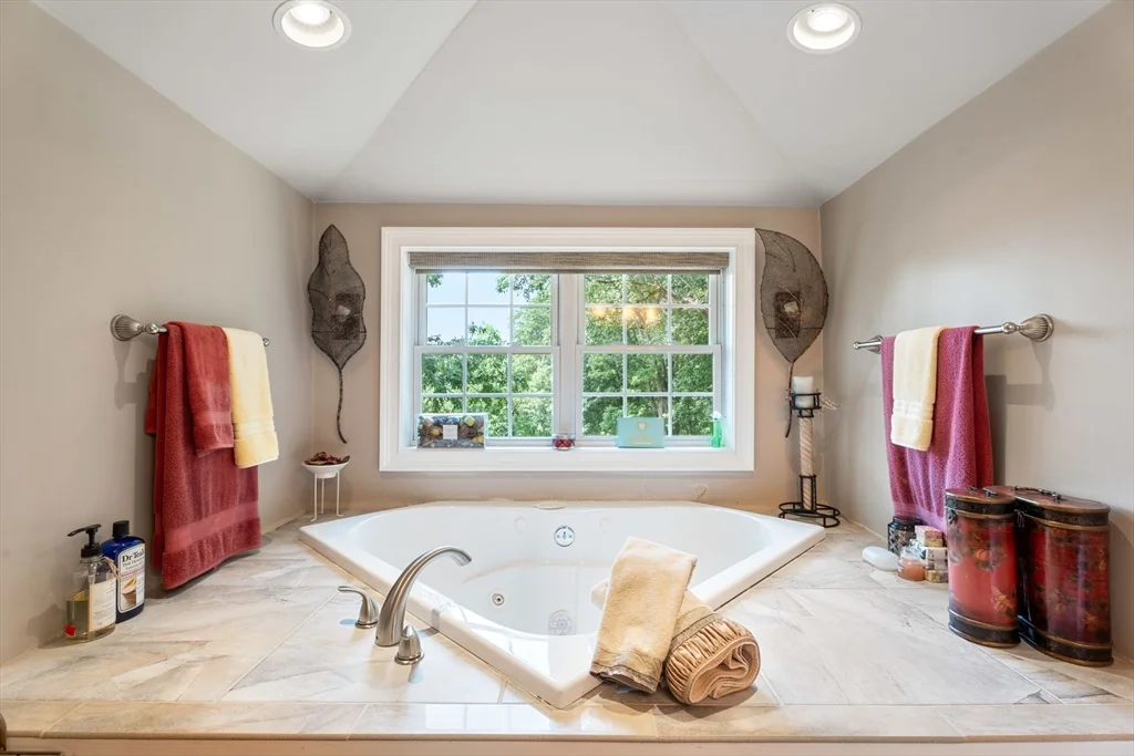 31 Cedar St, North Reading