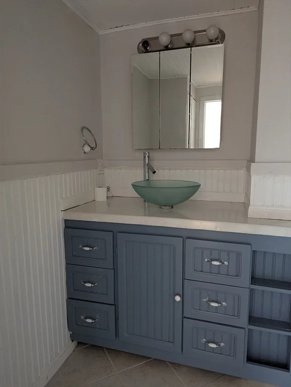 144 Lake Shore Dr, Weymouth