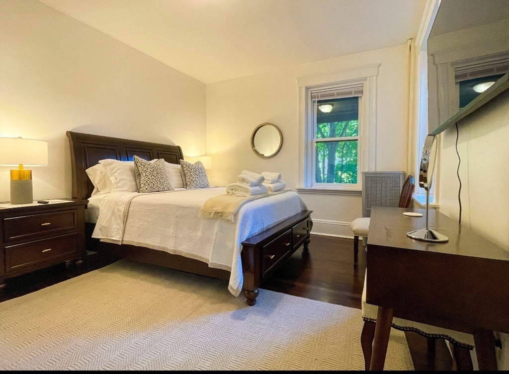 1870 Commonwealth Ave, Brighton