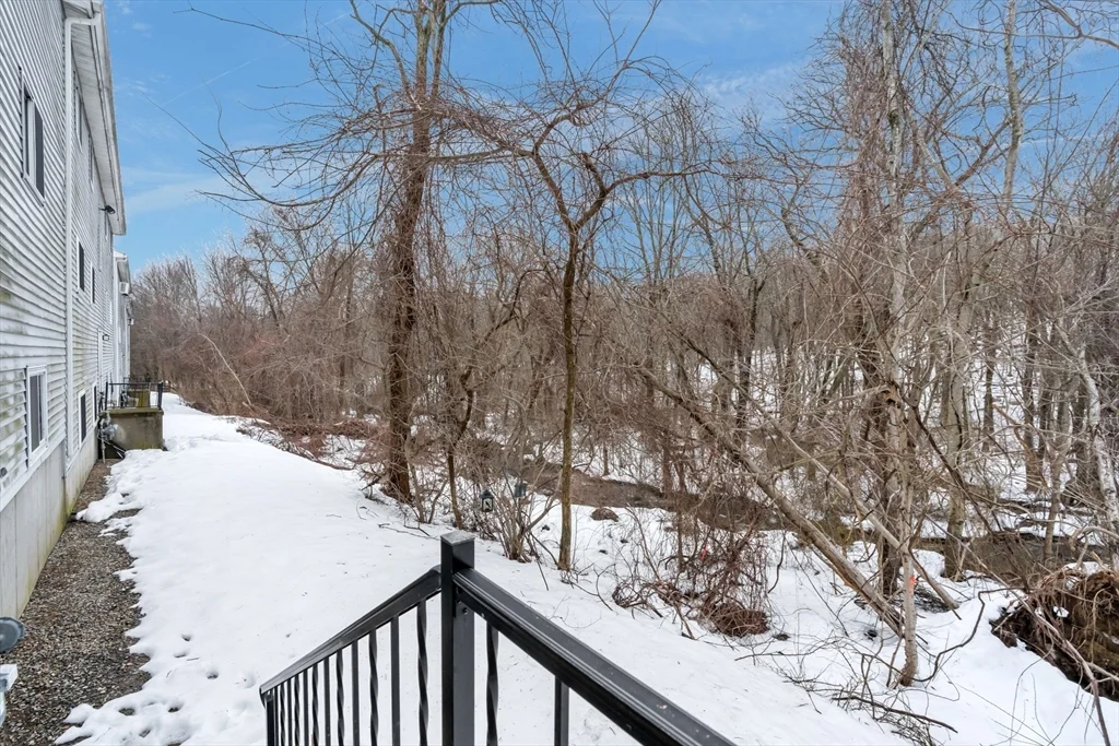 5455 N Main St, Fall River