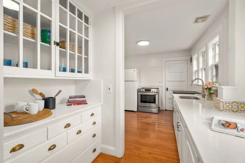 12 Leighton Rd, Wellesley