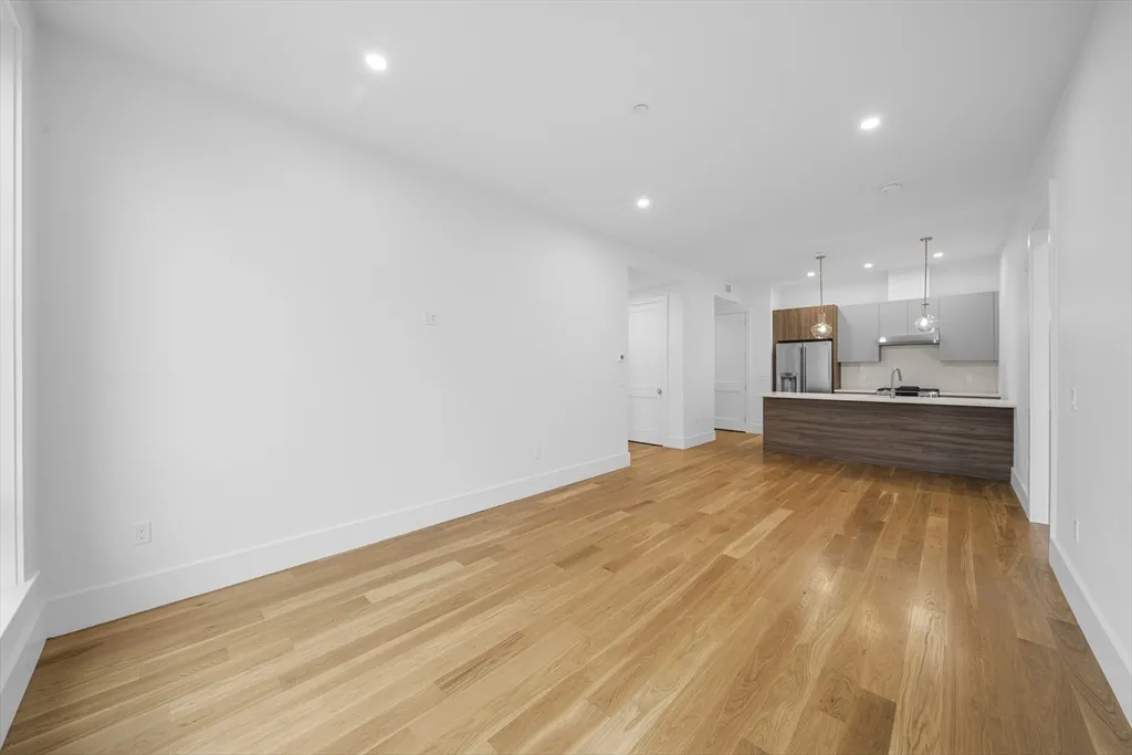 218 Old Colony Ave, South Boston