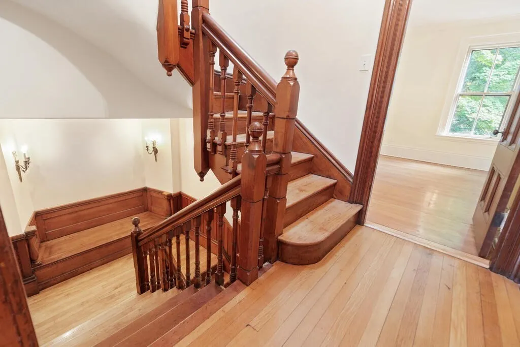 2 Rangeley Rd, Winchester