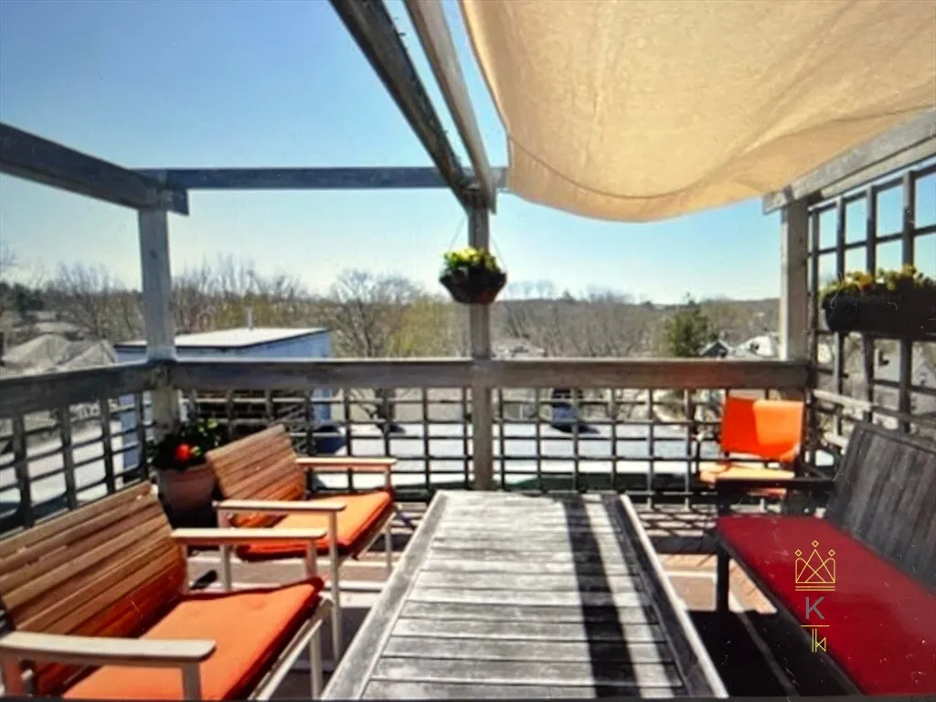 336 Washington St, Emerson Gardens