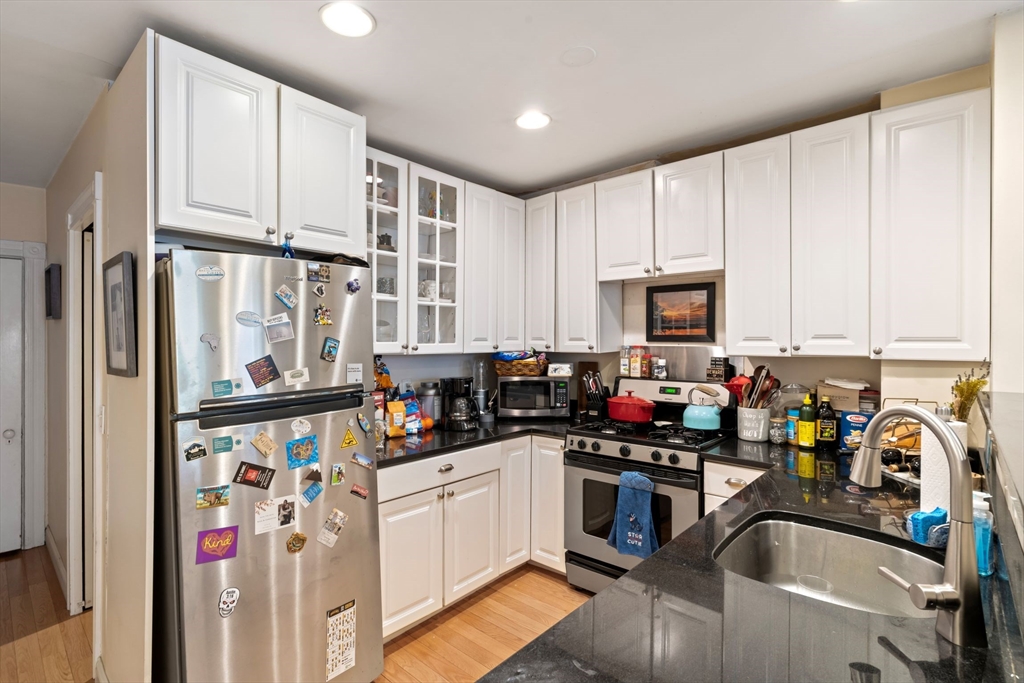 39 Grove St, Beacon Hill