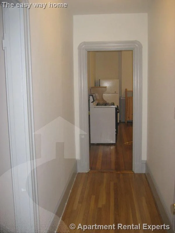 21 Windom St, Davis Square