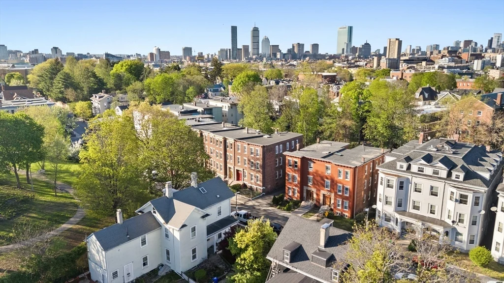 86 Winthrop St, Roxbury