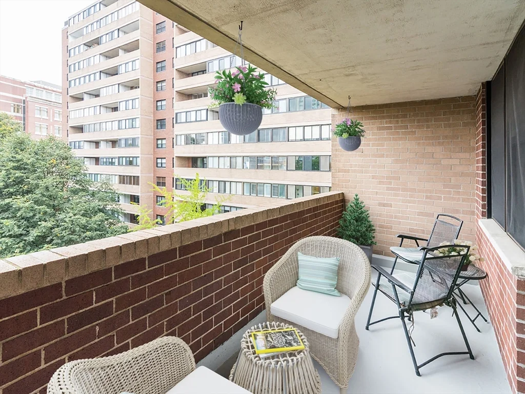 9 Hawthorne, West End