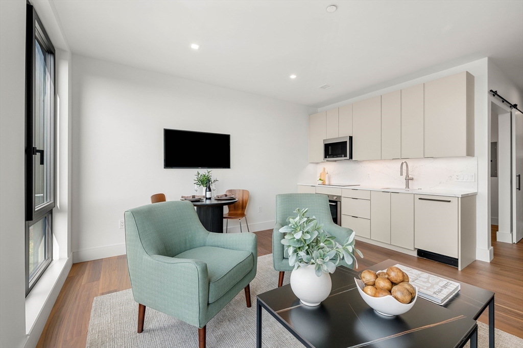 1515 Commonwealth Ave, Brighton