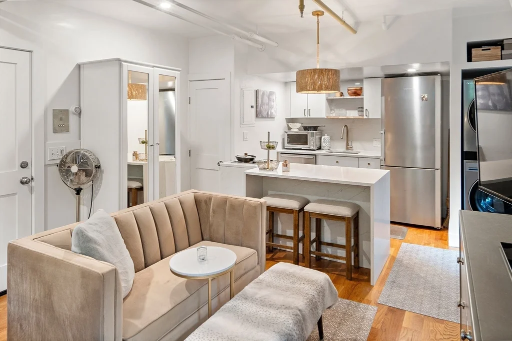 364 Marlborough St, Back Bay