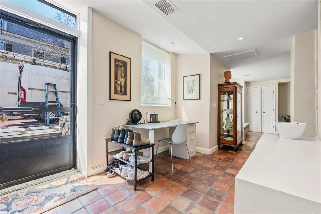 14 Craigie St, West Cambridge