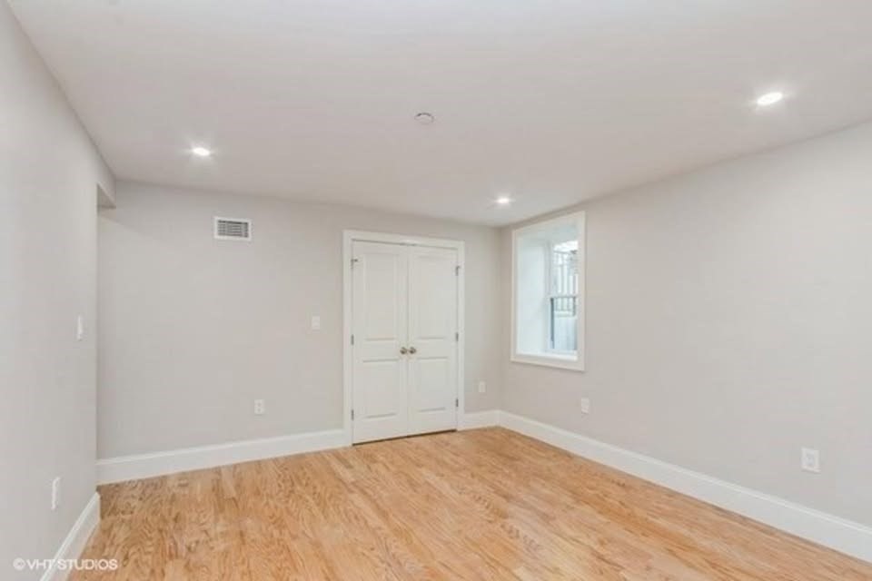 111 Hutchings St, Roxbury