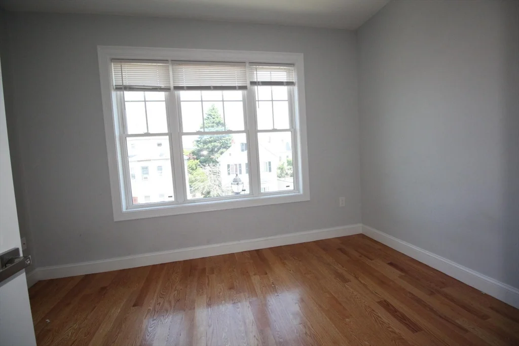 108 Main St, Everett