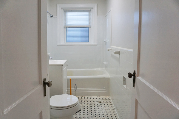 95 Adams St, South Side