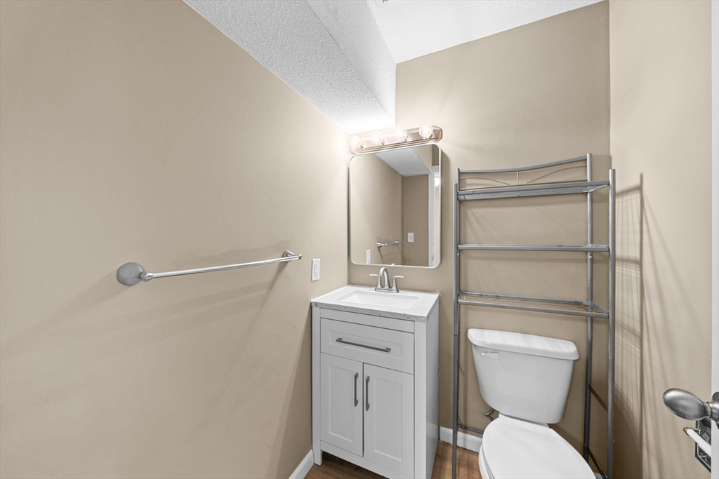 741 Washington St, Easton