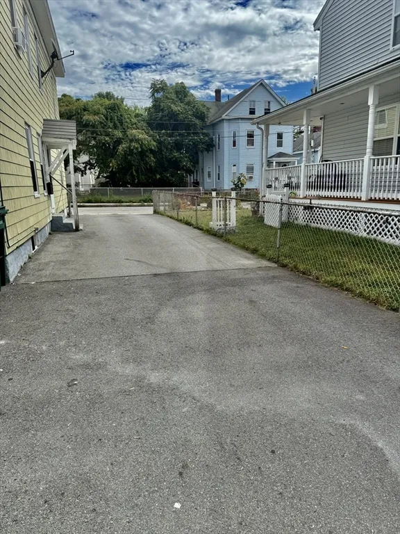 9 Newhall St, Lowell