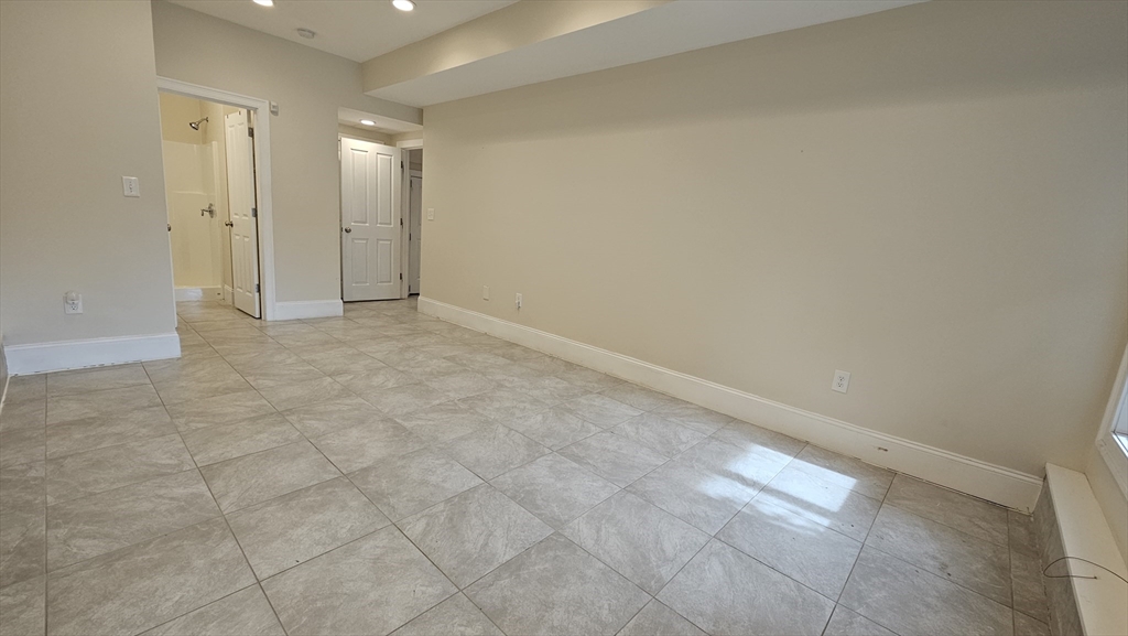 43 Hammond St, Waltham