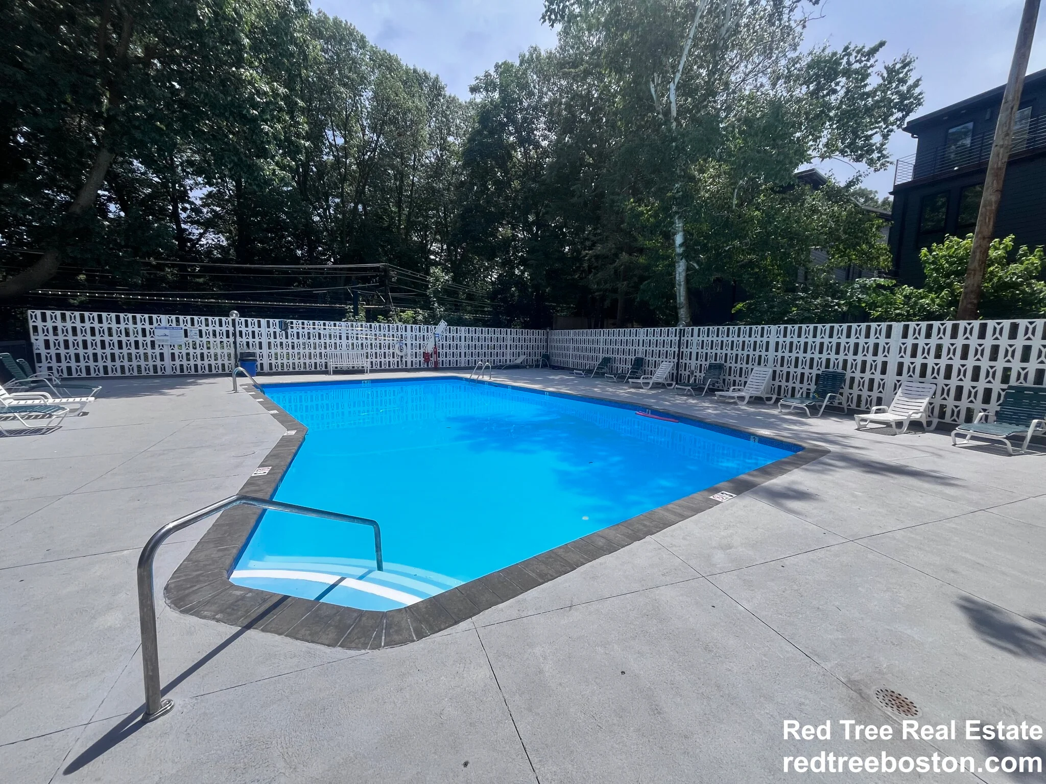 101 Monmouth St, Longwood