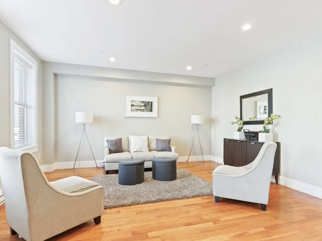 525 E 7th St, South Boston