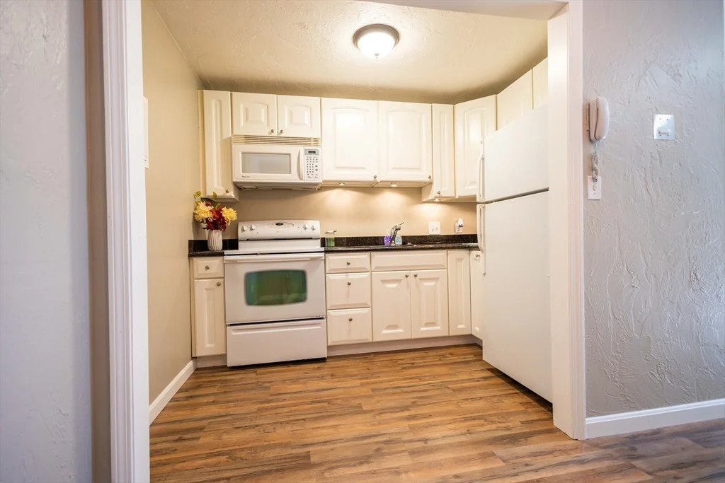 21 Erick Rd, Mansfield