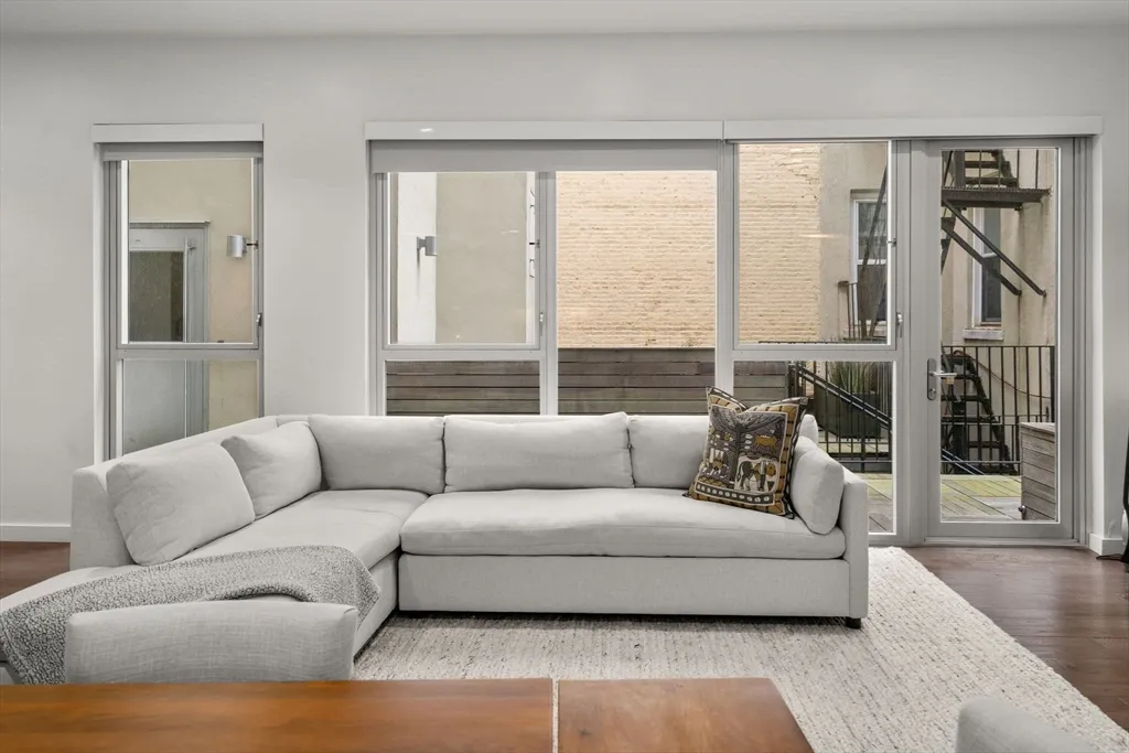 126 Salem, North End