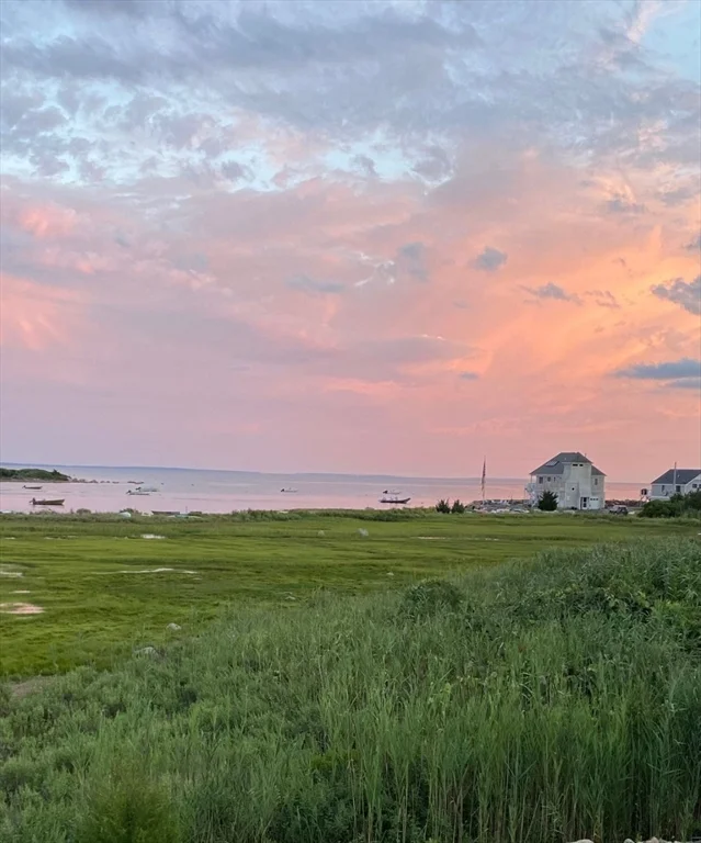 4 Creek St, Mattapoisett