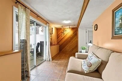 13 Circuit Ln, Watertown