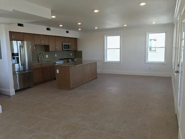 373 Crescent Ave, Chelsea