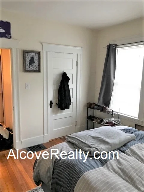 47 Mason St, Tufts