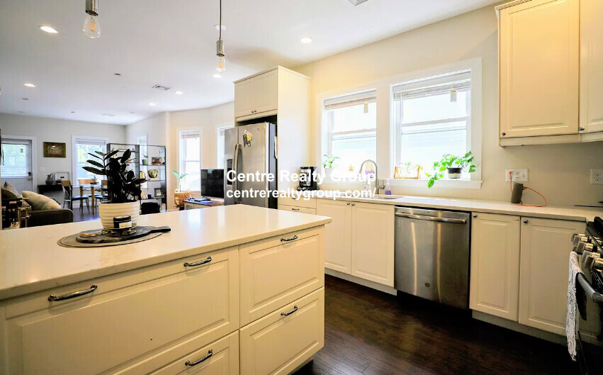 68 Topliff, Dorchester