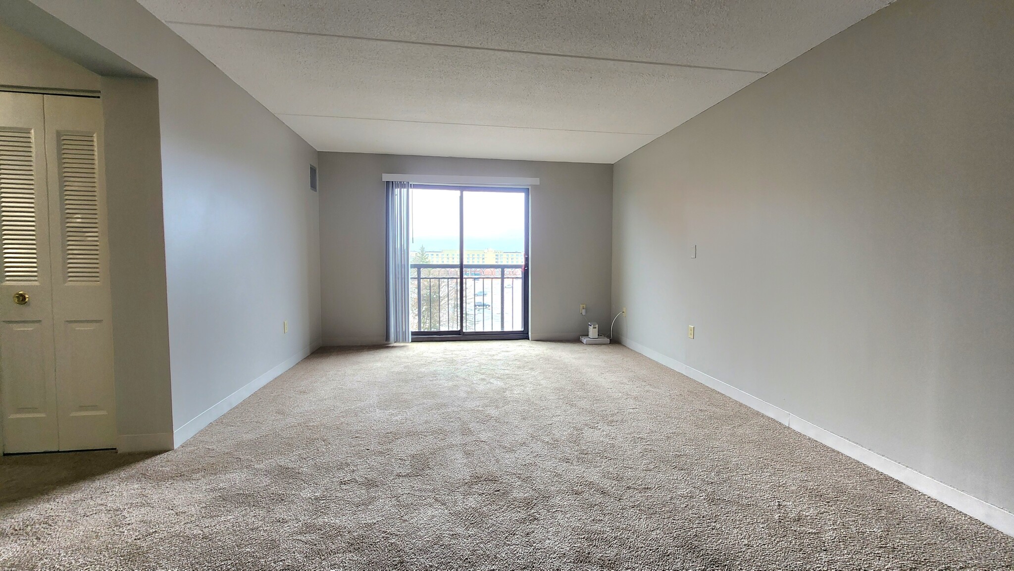 65 North Point Dr, Dorchester