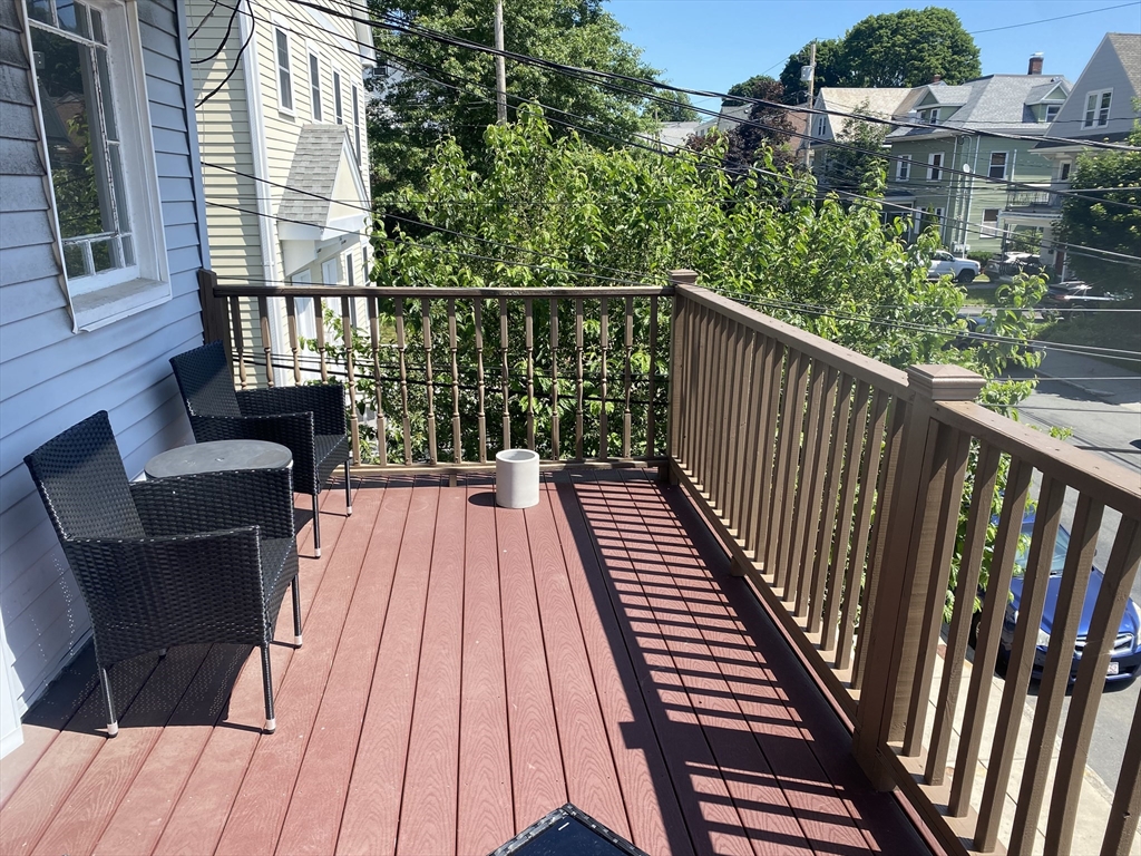 129 Brooks St, Oak Square