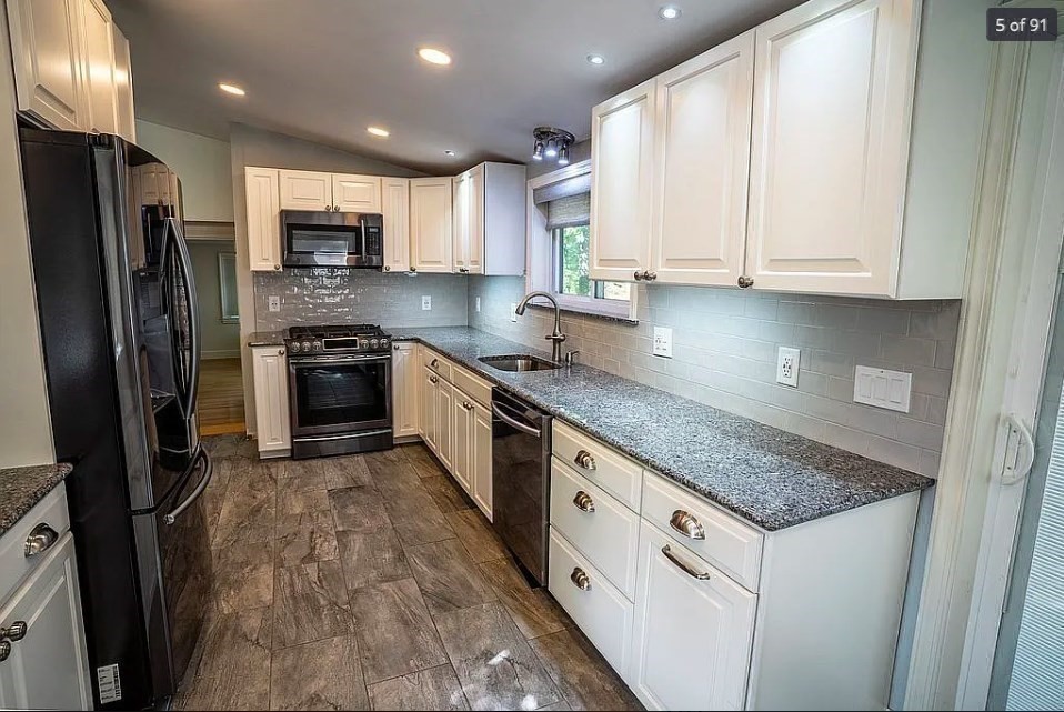 52 Lake Shore Dr S, Westford