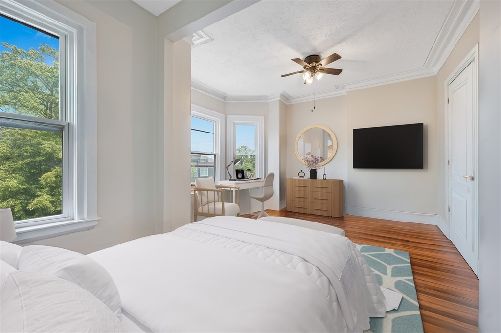 805 E 4th St, South Boston