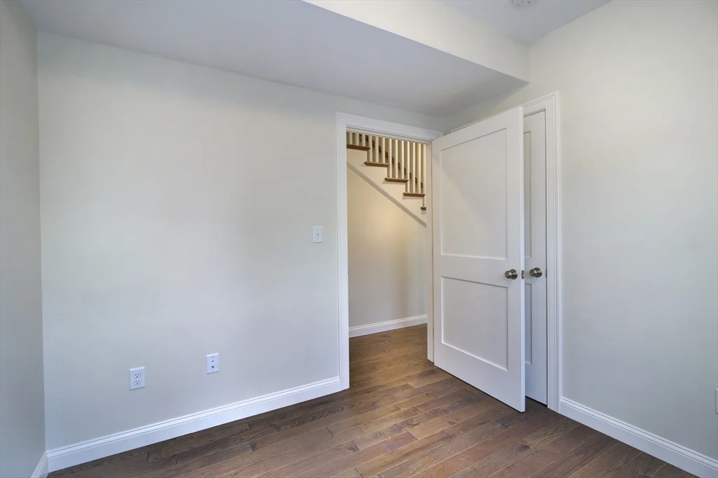 4 Kemp St, South Boston