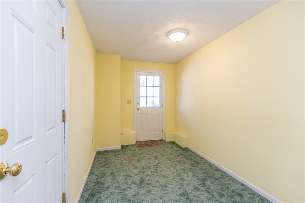 55 Prescott Dr, Chelmsford