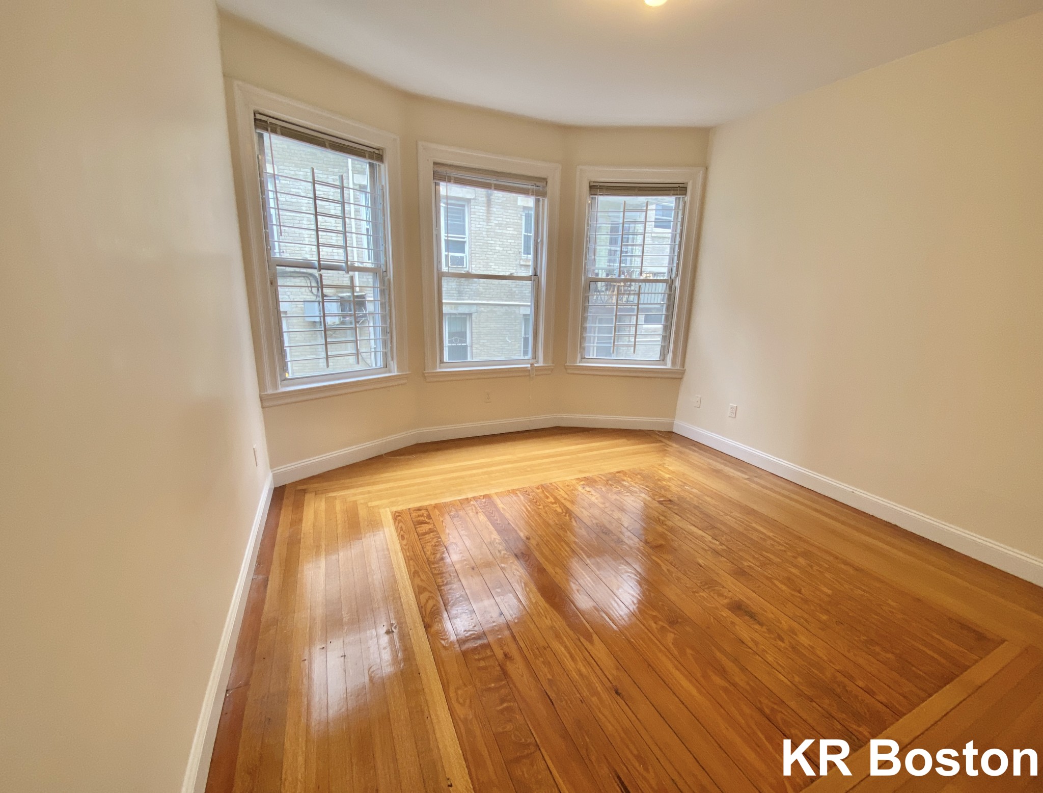 2 bed, 2 bath apartment for rent at 52 Ashford St Unit 2, Allston — photo 2 of 7