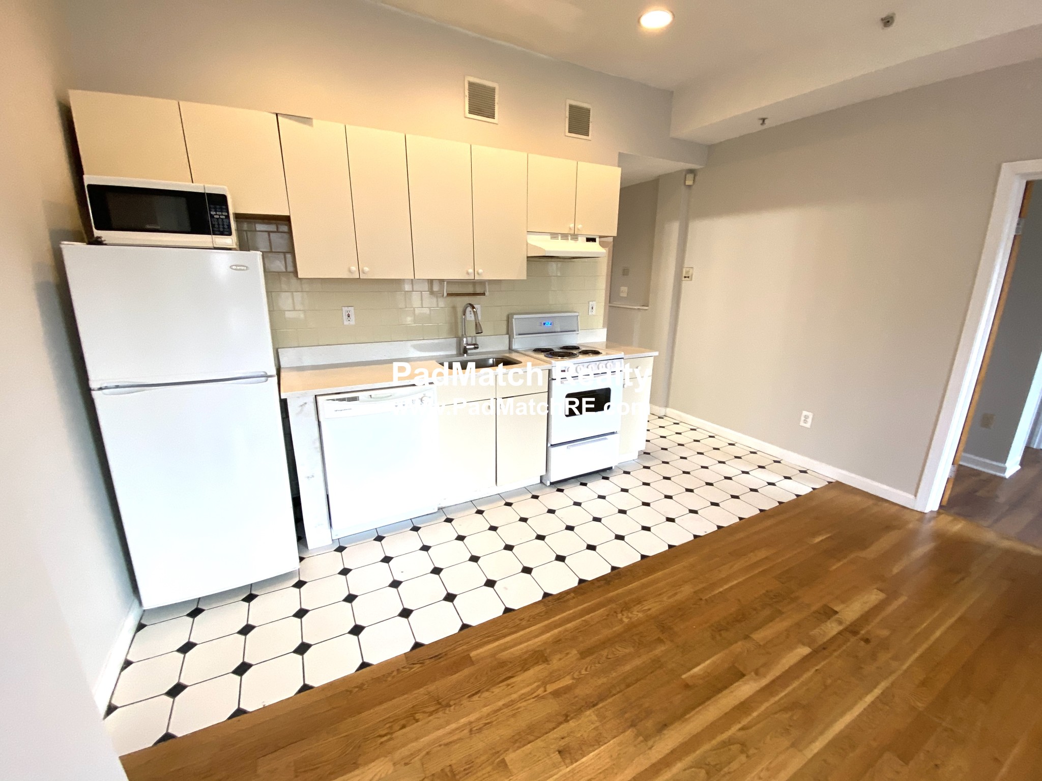 3 bed, 1 bath apartment for rent at 530 Columbus Unit 6, South End — photo 11 of 13