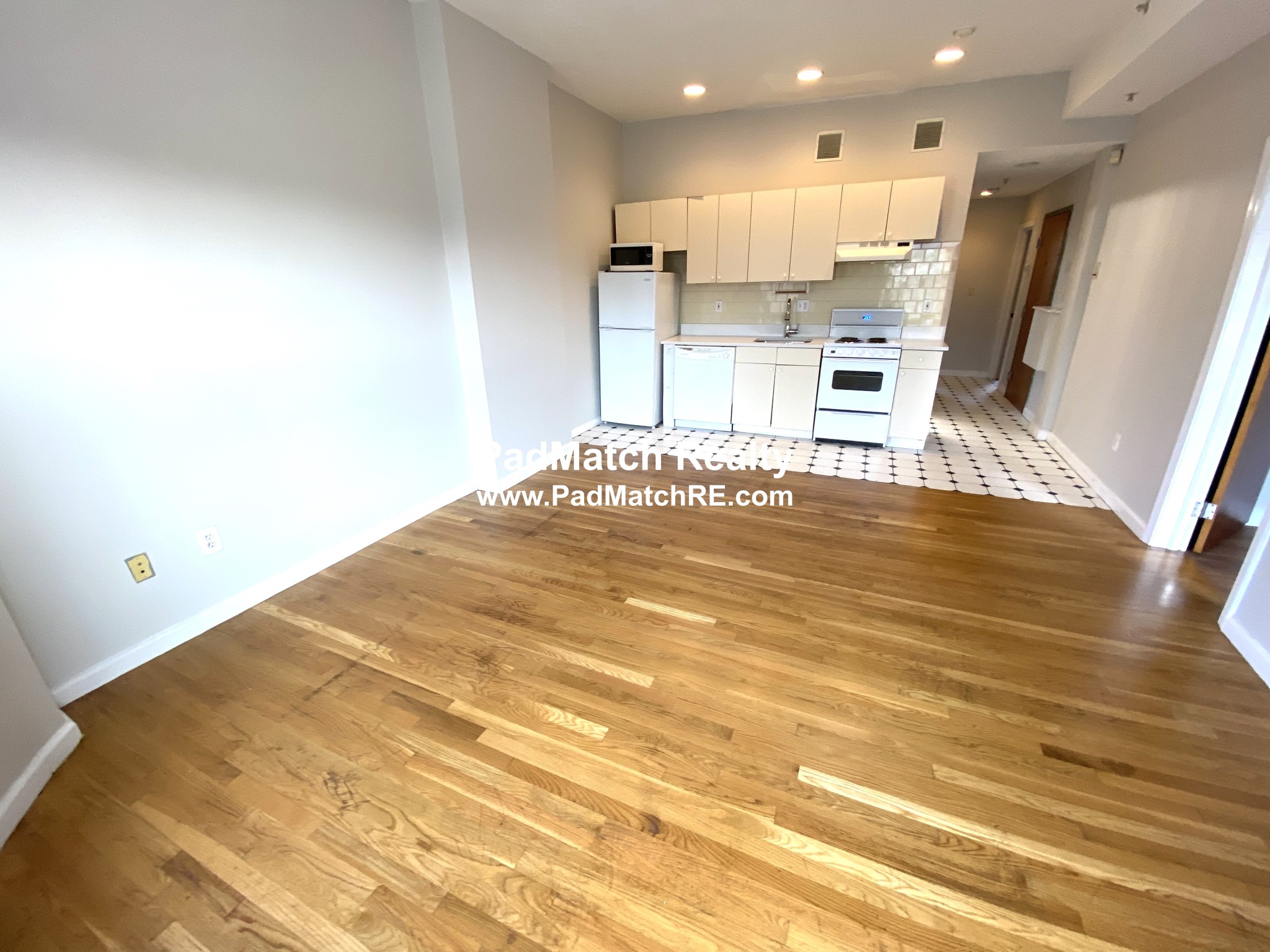 3 bed, 1 bath apartment for rent at 530 Columbus Unit 6, South End — photo 10 of 13