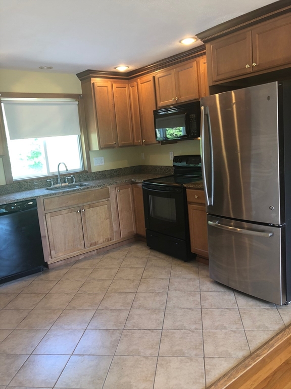 81 Lionel Ave, Waltham