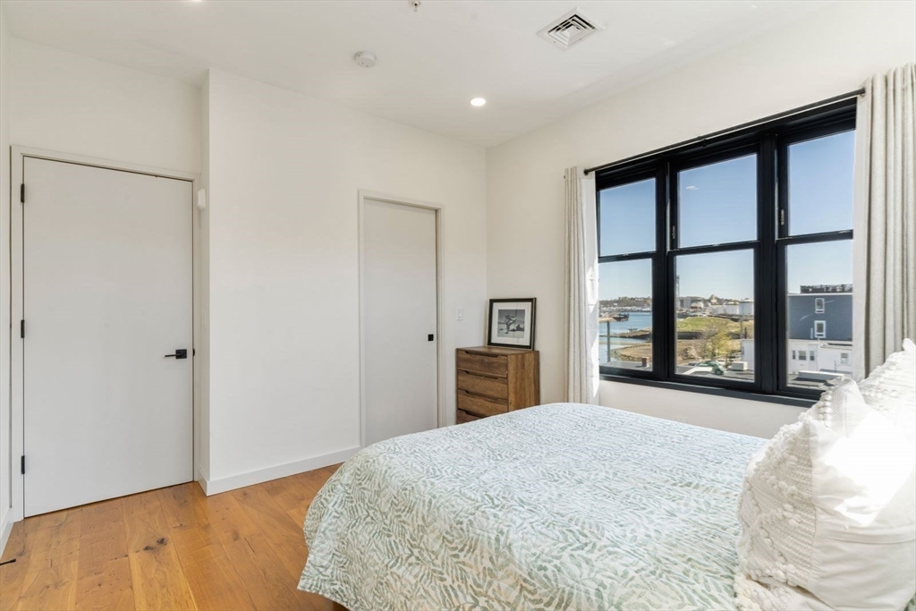 211 Condor St, East Boston