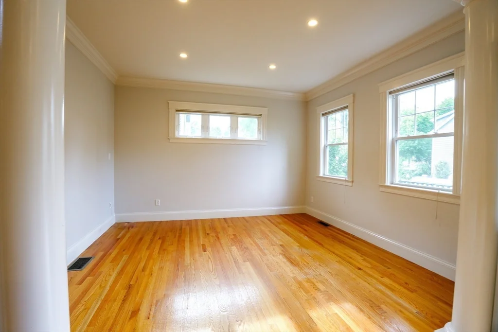 3 A Allen St, Natick