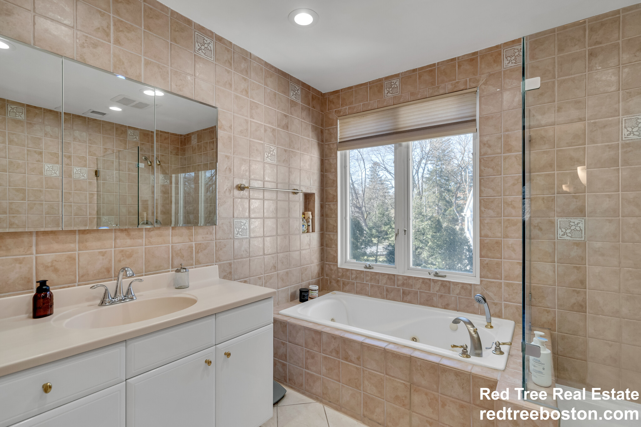 829 Chestnut St, Waban