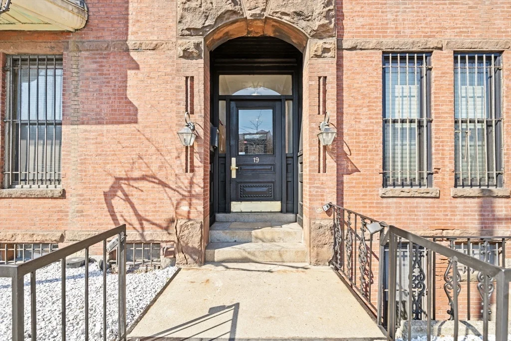 19 Cortes St, Back Bay
