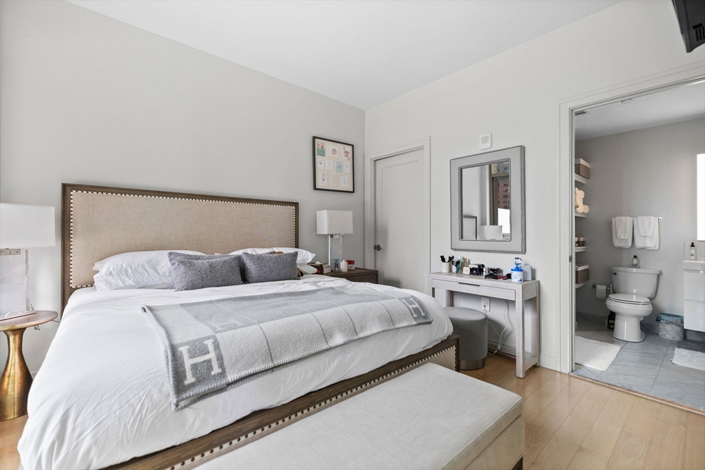 135 Seaport Blvd, Seaport District